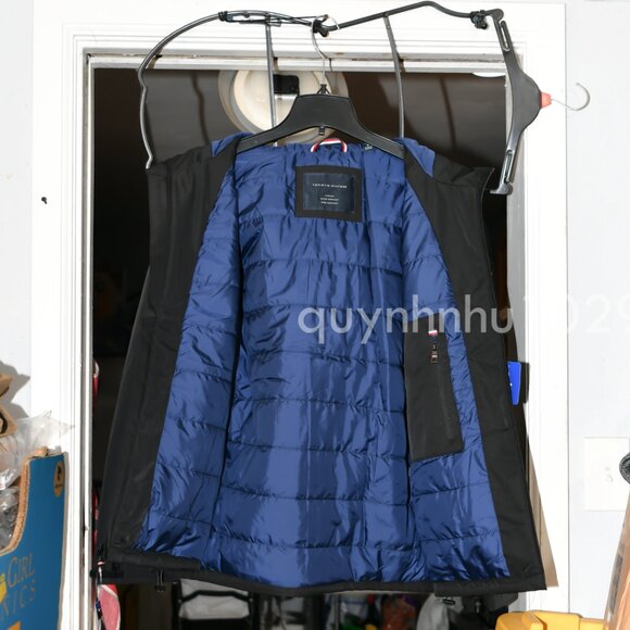 - Tommy Hilfiger Men's Performance Jacket - Picture 6 of 11